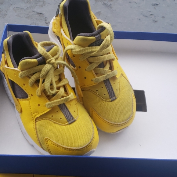 Nike - Picture 5 of 8